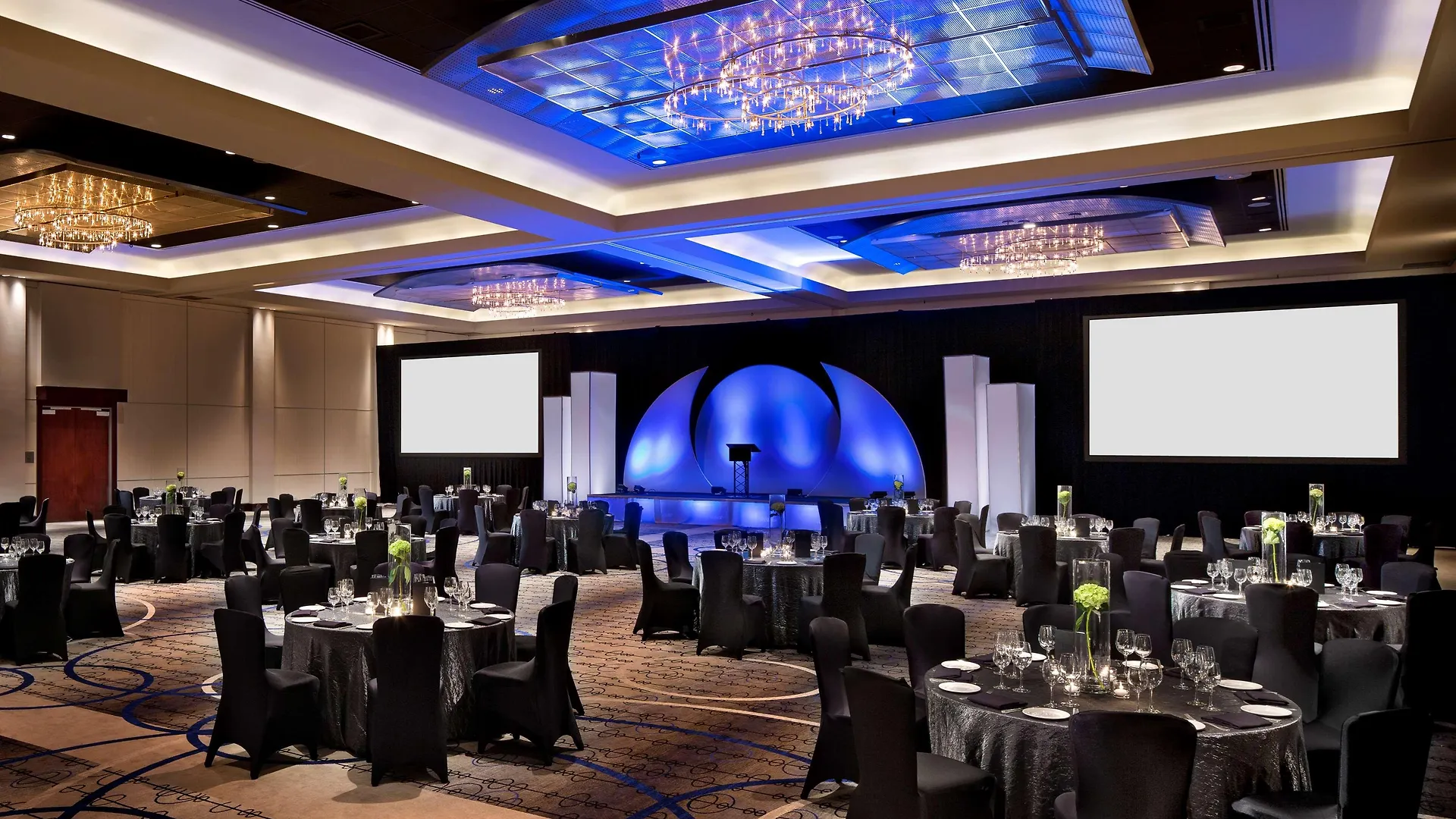 Hyatt Regency Vancouver 5*,